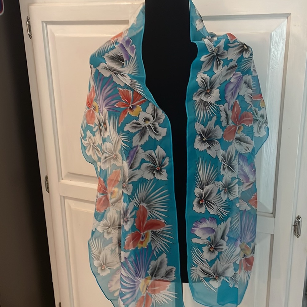 Tres-Elle scarf